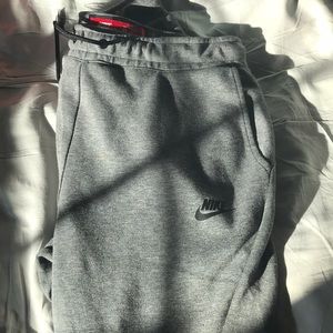 Nike tech fleece joggers